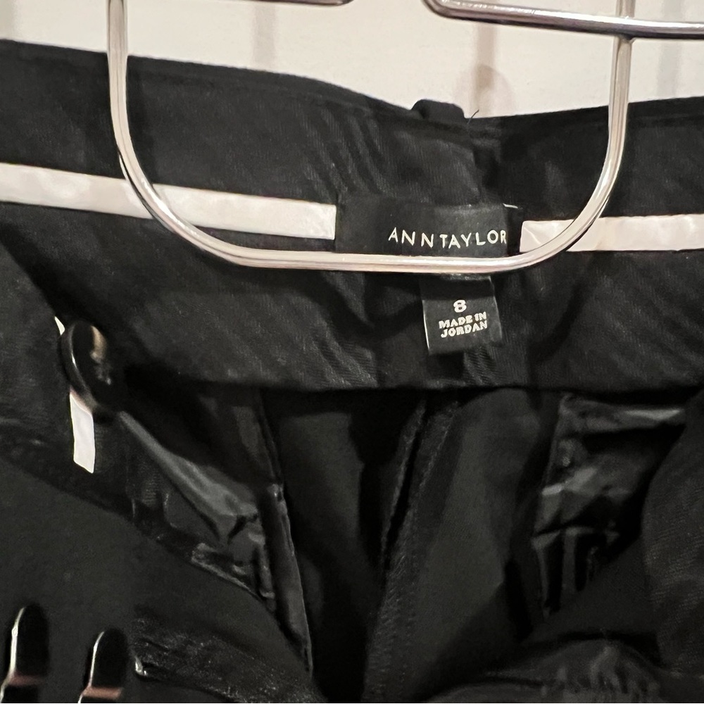 Ann Taylor Black Capri Pants Size 8